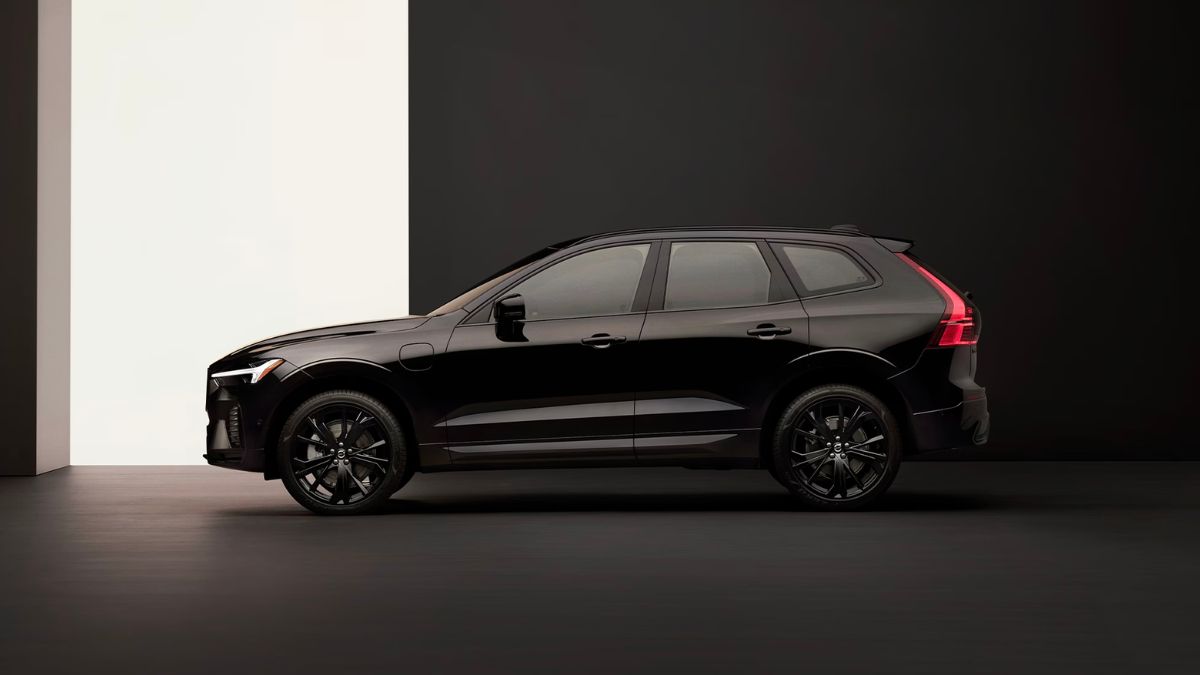 volvo-introduces-xc60-black-edition-know-about-interiors-price-other-details